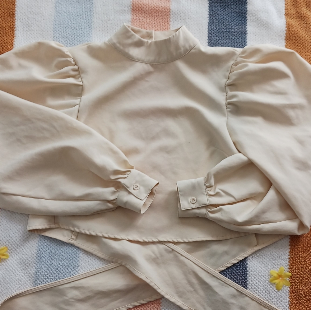 NASTY GAL Backlees top, color:Cream Size:S